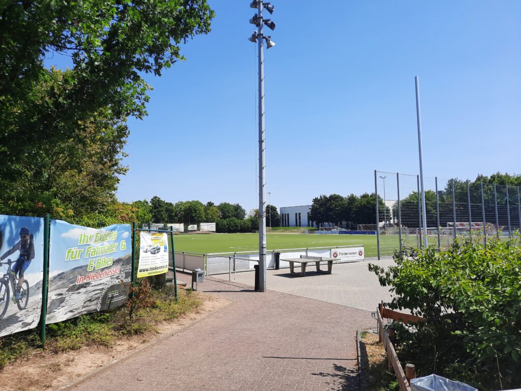 Sportplatz Niederkassel - Niederkassel